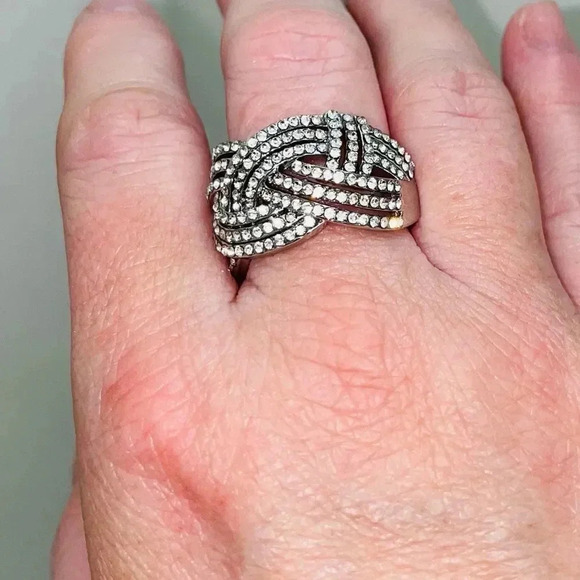 WOVEN KNOT SILVERPLATED RHINESTONE STRETCH RING SIZE 8 - Picture 6 of 7